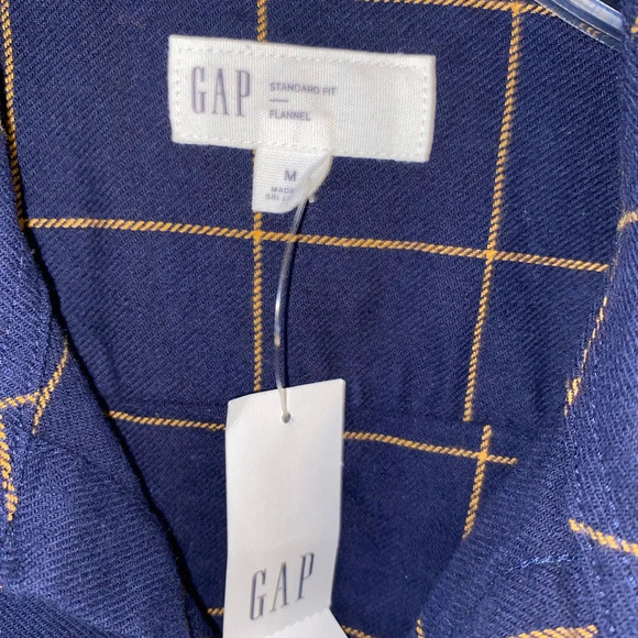 Gap flannel plaid button down shirt - Picture 2 of 6